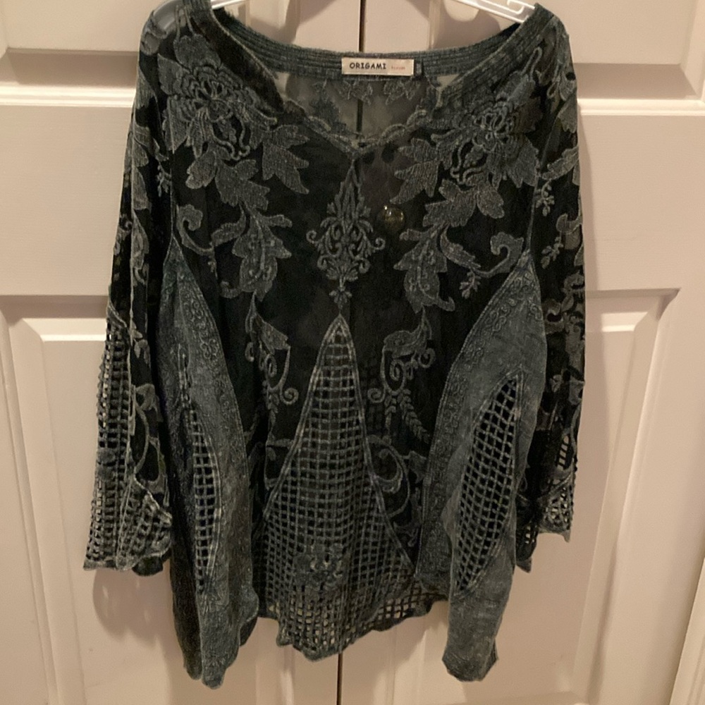 Gray Asymmetrical Graphic 3/4 Sleeve Blouse Origami